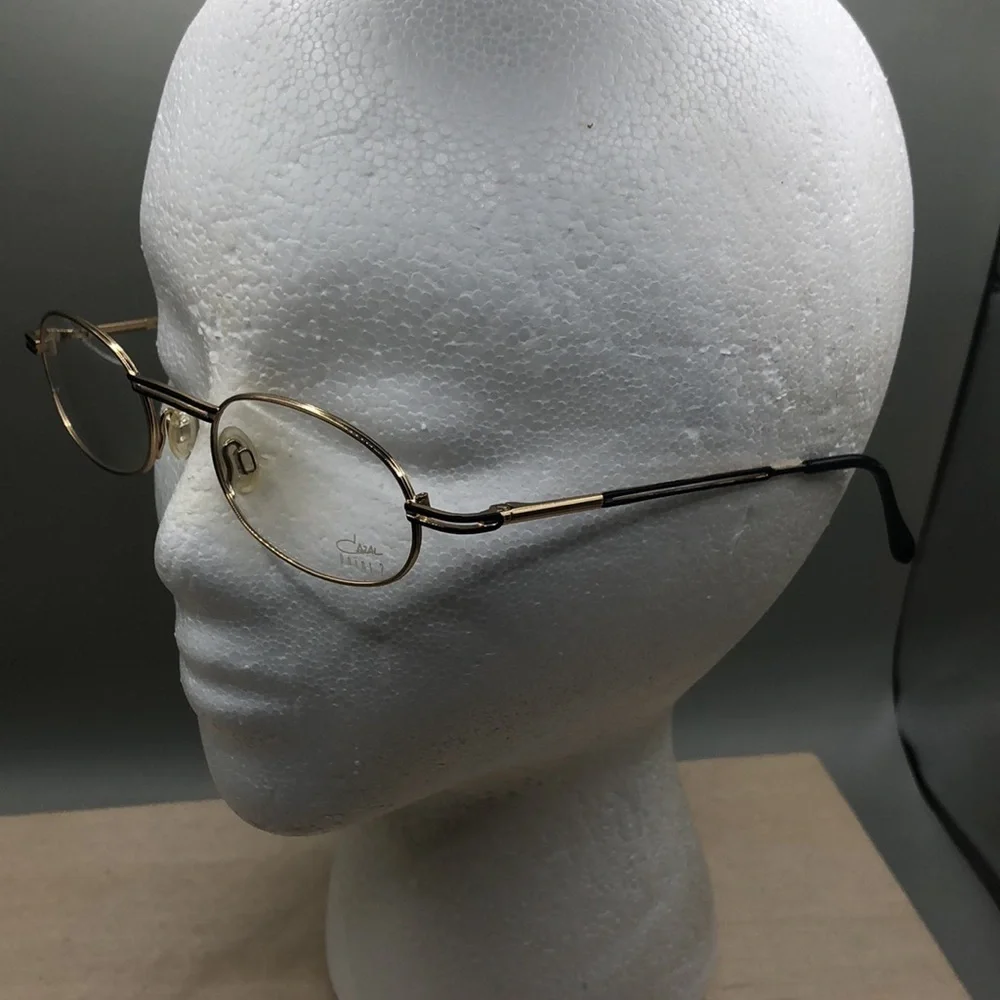 Vintage CAZAL Germany  Mod1142 49-20-135 Oval Gold Full Rim Glasses Classy